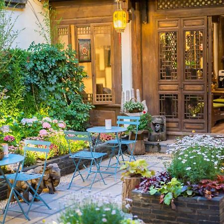 Big Tree Guesthouse - Naxi Old Style Lijiang  Exterior foto