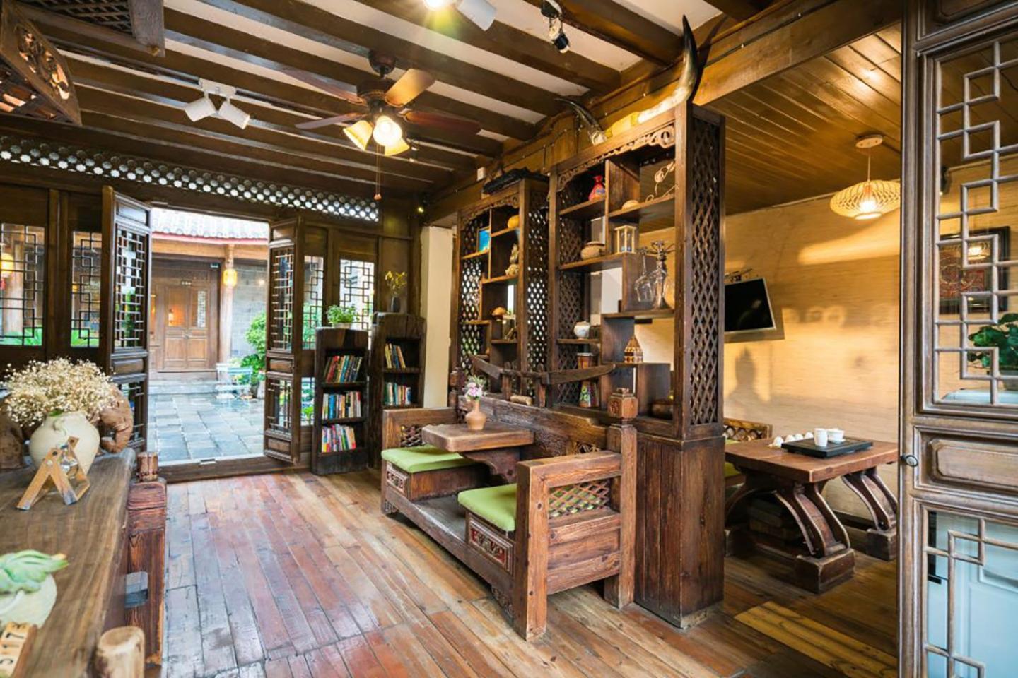 Big Tree Guesthouse - Naxi Old Style Lijiang  Exterior foto