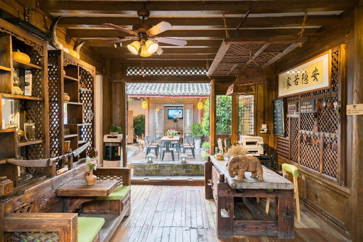 Big Tree Guesthouse - Naxi Old Style Lijiang  Exterior foto