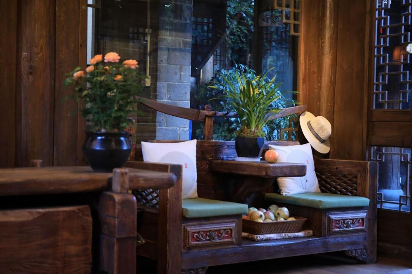Big Tree Guesthouse - Naxi Old Style Lijiang  Exterior foto